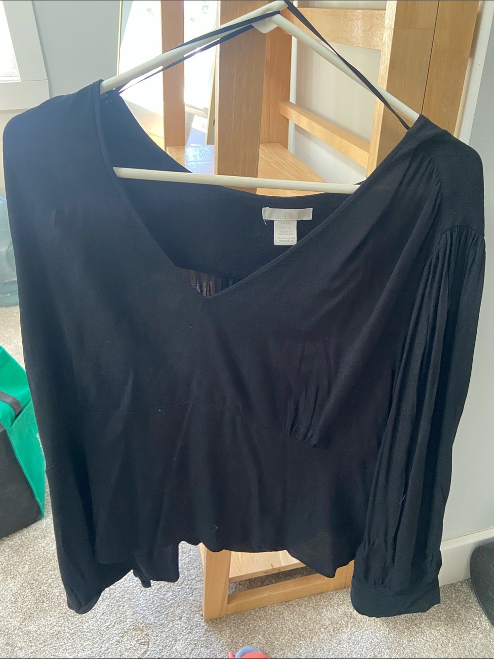 H&M NWT Long Sleeve Lightweight Blouse With Button Cuffs SIZE XXL